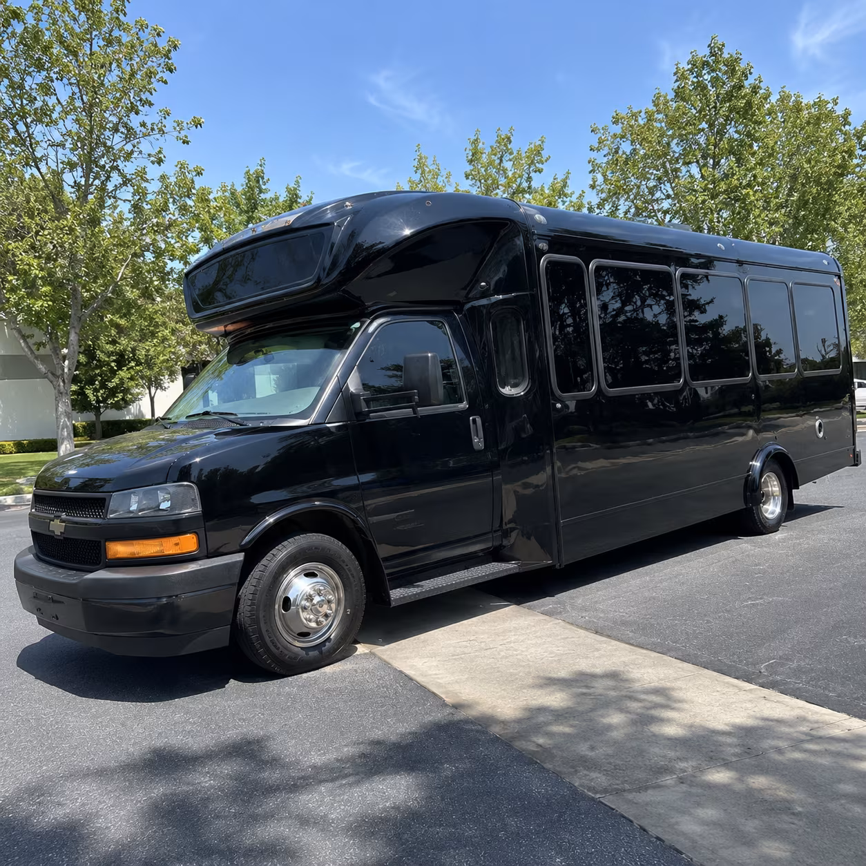 boise 15 passenger party bus